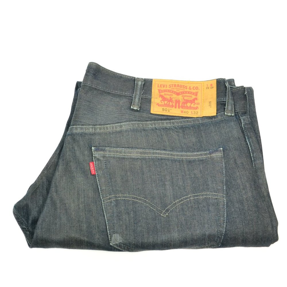Levi's 501 Men's Size W40 L32 Blue Button Fly Classic Fit Denim Jeans
